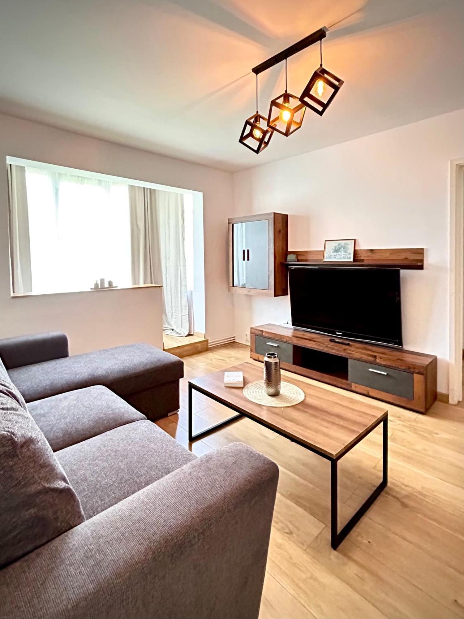 Chic Escape One - Free Parking Lejlighed Braşov Eksteriør billede